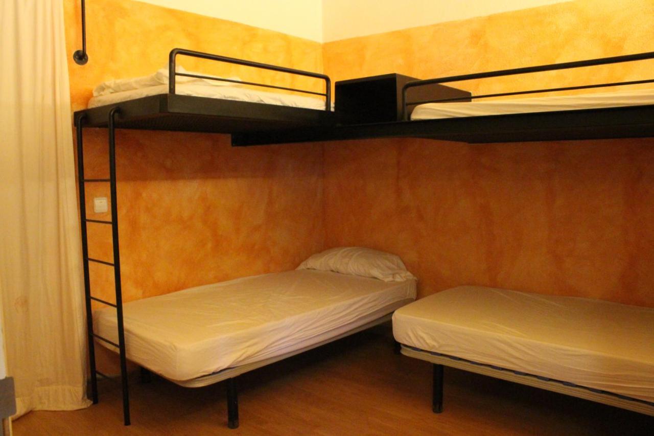 Mas Pages Hostel Sant Esteve De Guialbes Buitenkant foto